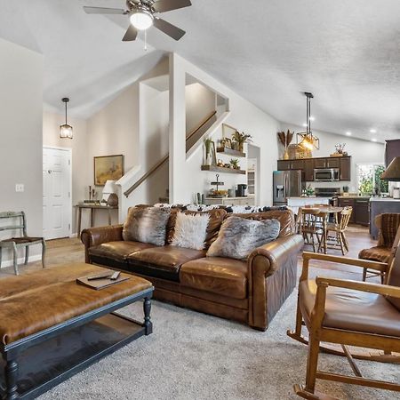 Southwestern Style 4 Bedroom Nampa Home Sleeps 16! ภายนอก รูปภาพ