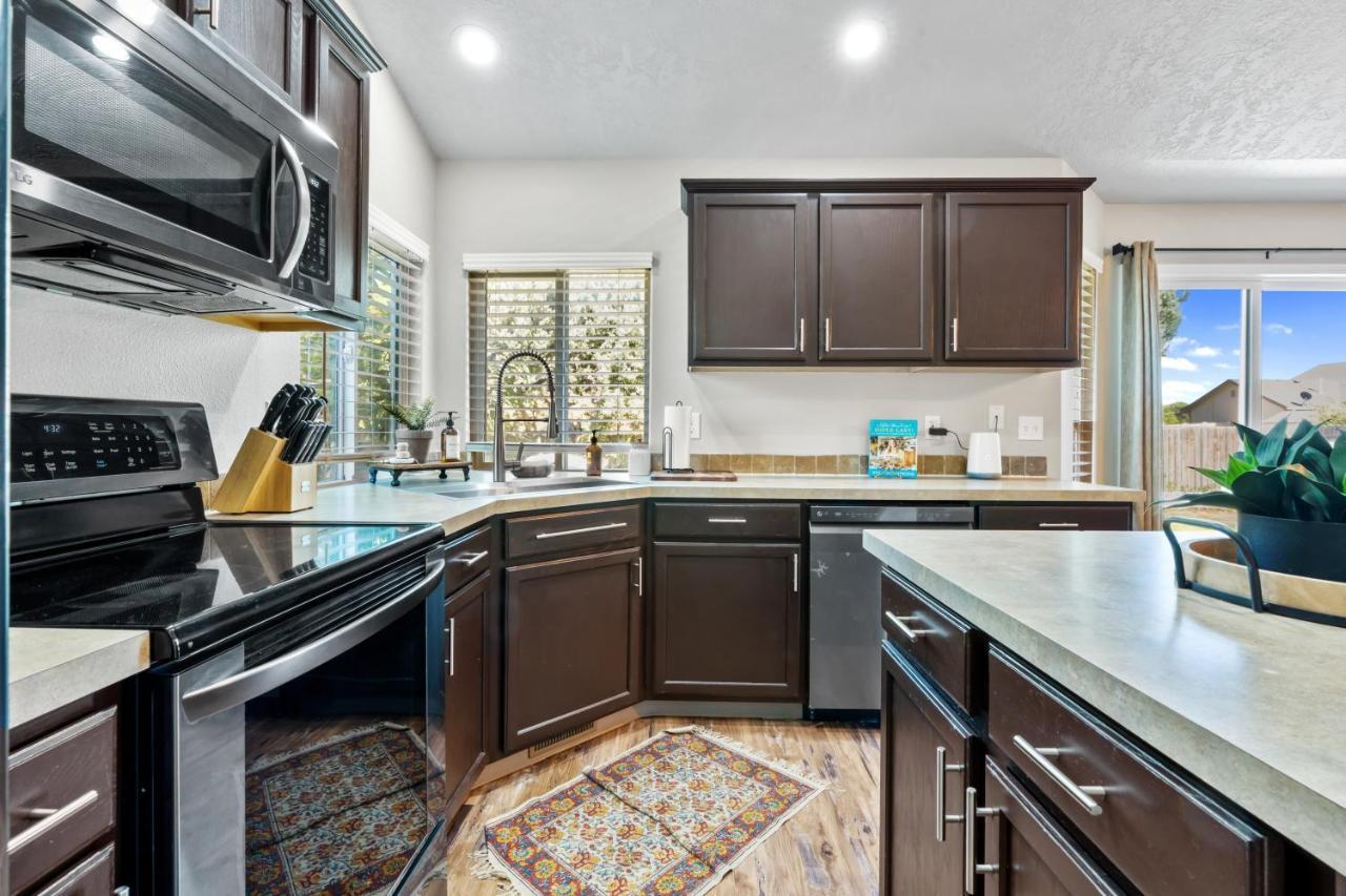 Southwestern Style 4 Bedroom Nampa Home Sleeps 16! ภายนอก รูปภาพ