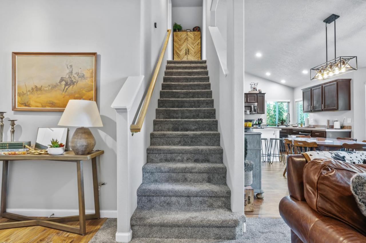 Southwestern Style 4 Bedroom Nampa Home Sleeps 16! ภายนอก รูปภาพ