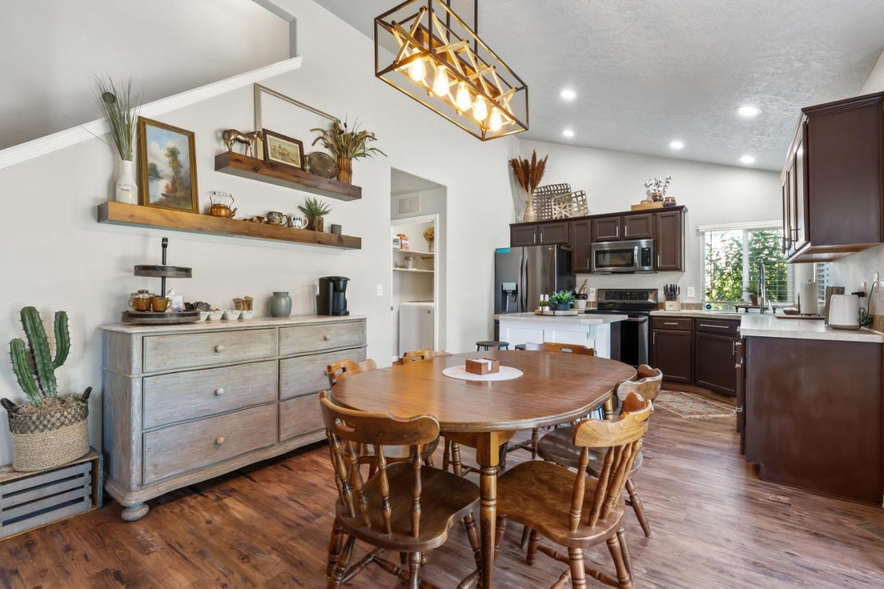 Southwestern Style 4 Bedroom Nampa Home Sleeps 16! ภายนอก รูปภาพ